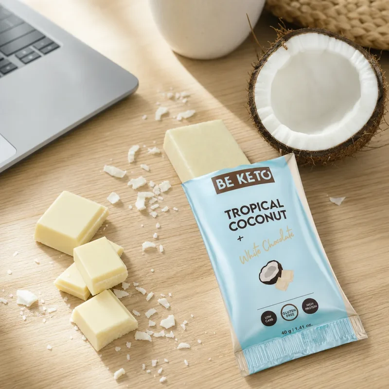 Keto Baton – Kokos & Biała Czekolada 40g – Lifestyle 2 Keto Baton – Kokos & Biała Czekolada 40g