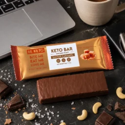 Keto Baton – Słony Karmel w Czekoladzie 40g – Lifestyle 2 Keto Baton – Słony Karmel w Czekoladzie 40g